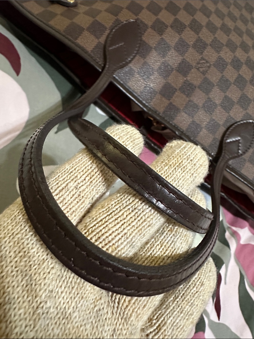 Louis Vuitton Damier Ebene Neverfull MM - Picture 8 of 15